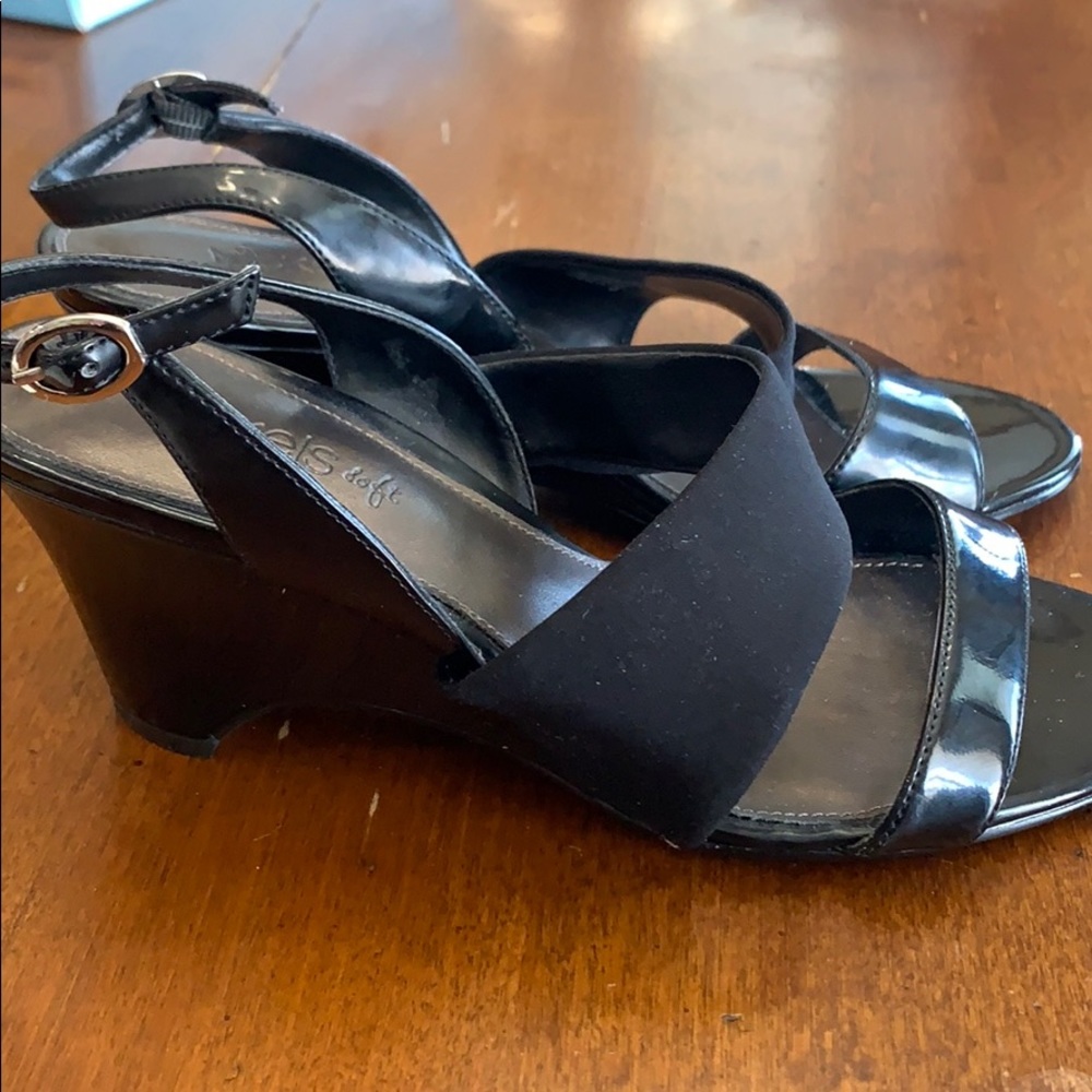 New Nickels Soft wedge sandals 6 1/2